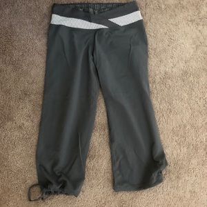 Lululemon cropped workout/ lounge pants